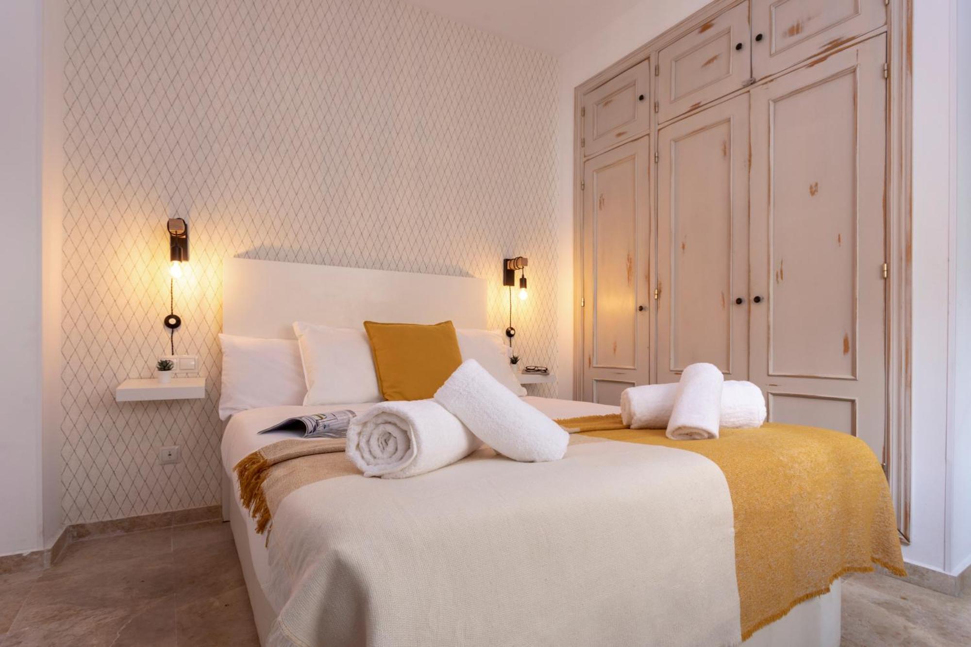 Precioso Apartamento En Pleno Centro By Rent Me Málaga Kültér fotó